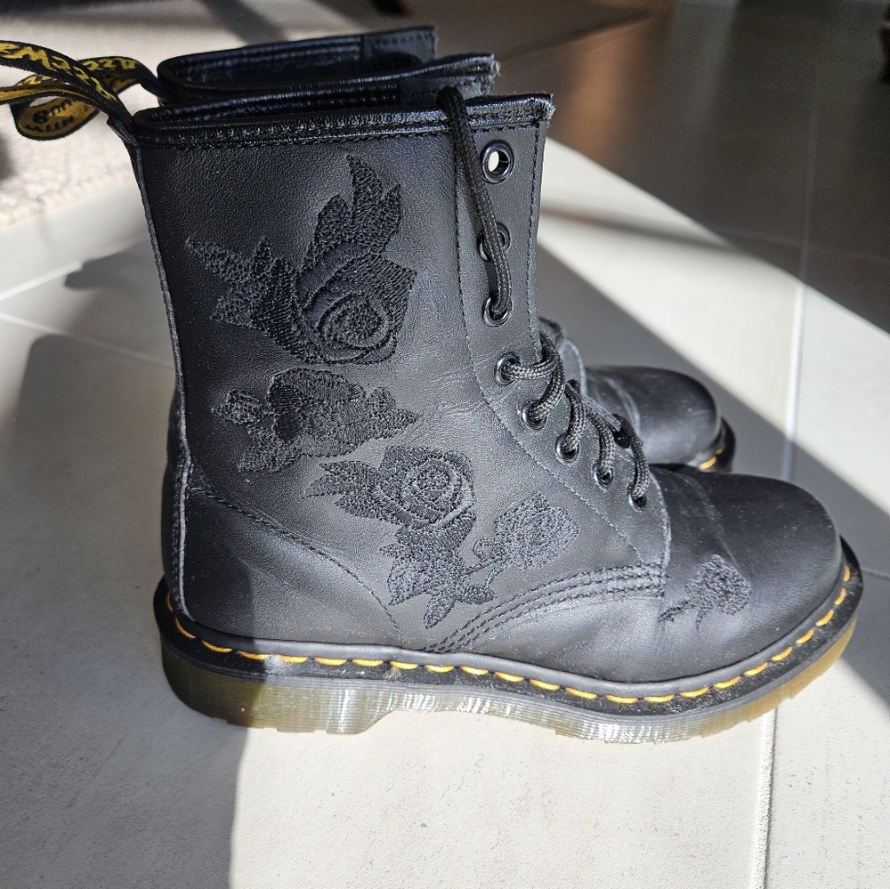 Dr. Doc Martens Vonda mono black 1460 size 38 7